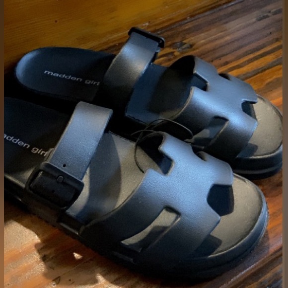 Madden Girl Slip On Sandals Black Eva Laguna. - Picture 8 of 9